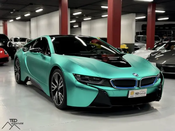 BMW i8 Coupe Hybrid 374cv Verd Chrome 04