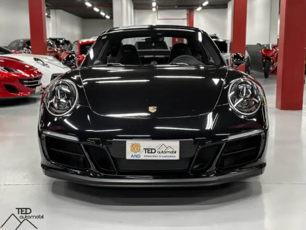 Porsche 911 Carrera 4 GTS 450cv 02