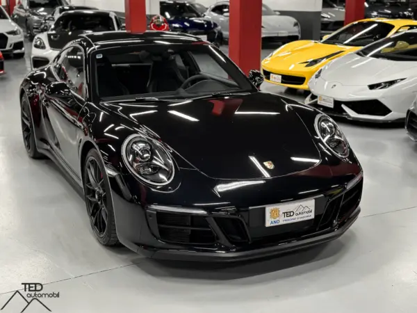 Porsche 911 Carrera 4 GTS 450cv 03