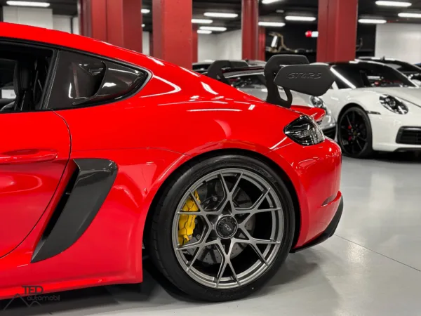 Porsche Cayman GT4 RS 500cv Weissach RS 11