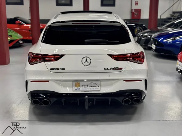 Mercedes CLA45s Shooting Brake AMG 4 Matic 421cv 06