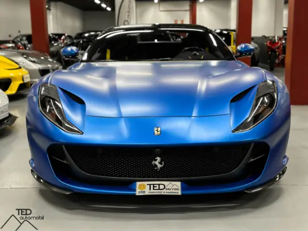 Ferrari 812 GTS Blau Mate 800cv 02