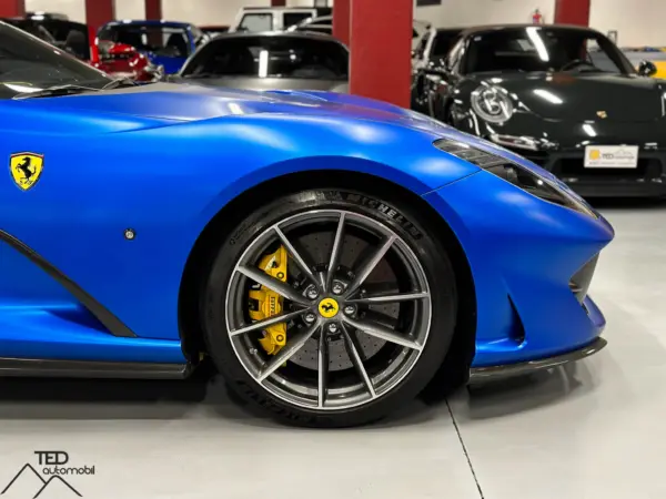 Ferrari 812 GTS Blau Mate 800cv 05