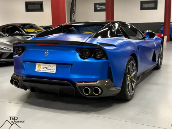 Ferrari 812 GTS Blau Mate 800cv 06