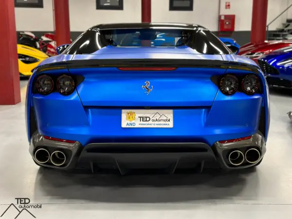 Ferrari 812 GTS Blau Mate 800cv 07