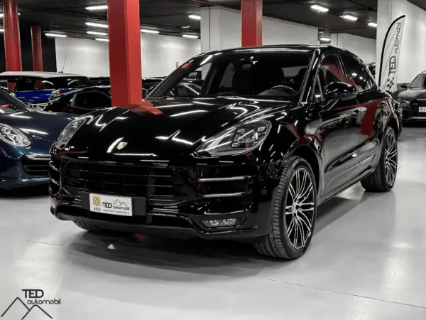 PORSCHE MACAN TURBO NEGRE 2015 PRINCI