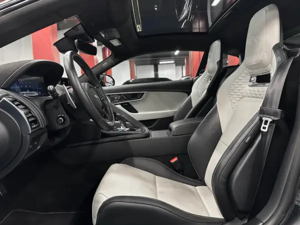 Jaguar F Type 575cv AWD 10