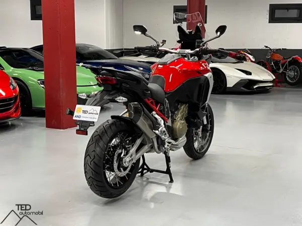 Ducati Multistrada V4 08