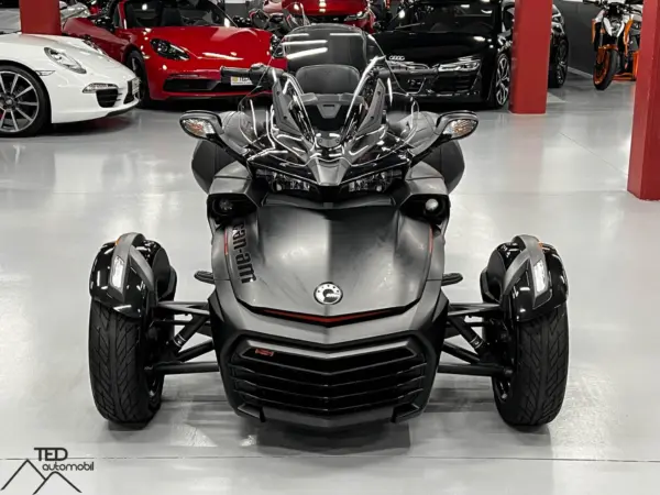 Can Am Spyder F3 02