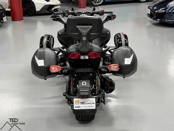 Can Am Spyder F3 09