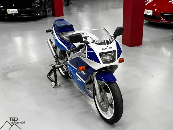 Suzuki RGV 250 2t Gamma 04