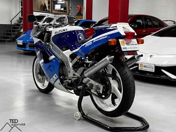 Suzuki RGV 250 2t Gamma 10