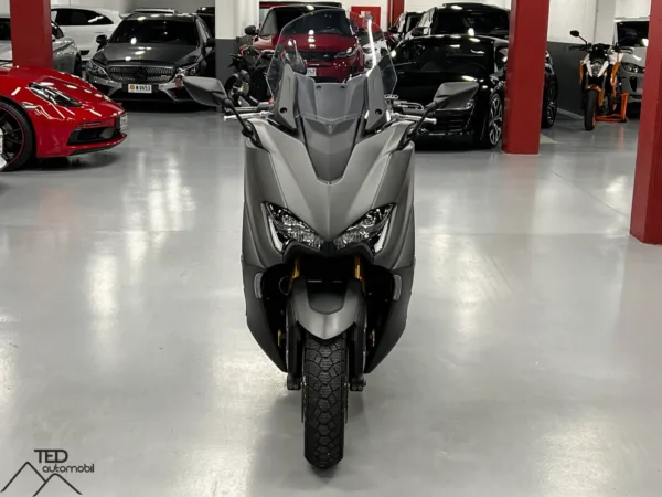 Yamaha TMAX XP 560 02