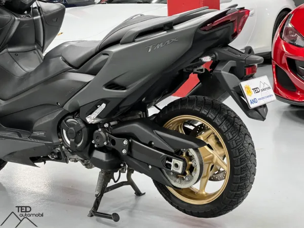 Yamaha TMAX XP 560 10