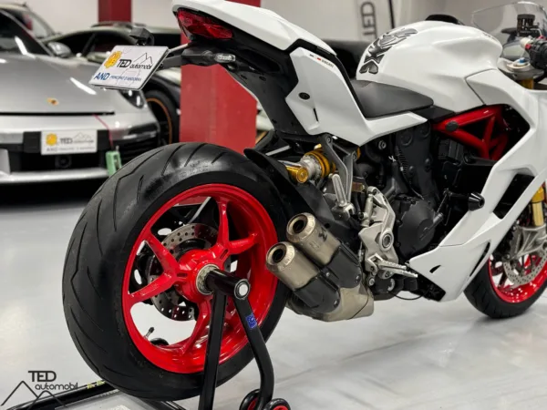 Ducati Supersport S Akrapovic 09