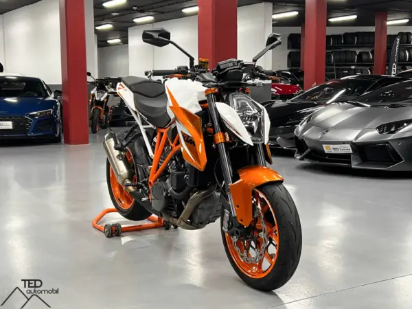 KTM 1290 Super Duke R Special Edition 03