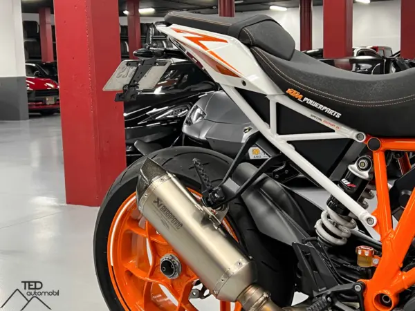 KTM 1290 Super Duke R Special Edition 08