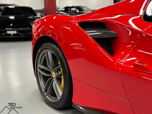 Ferrari 488 Spider 670cv Carbon 08