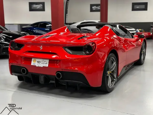 Ferrari 488 Spider 670cv Carbon 10