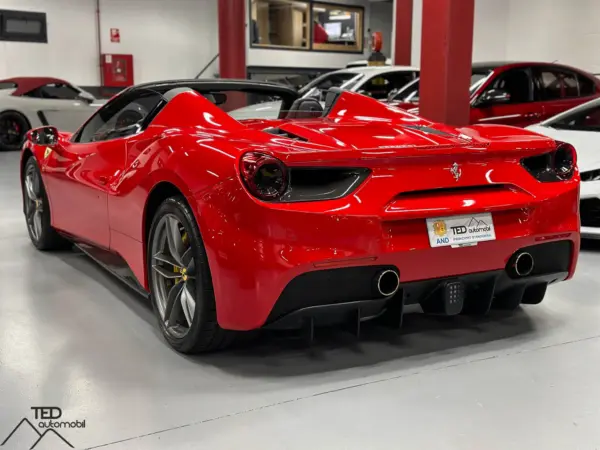 Ferrari 488 Spider 670cv Carbon 12