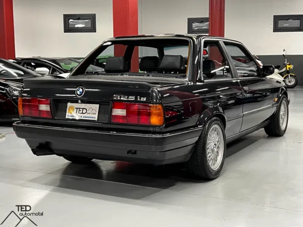 BMW 325is 170cv amb 342 unitats fabricats 07