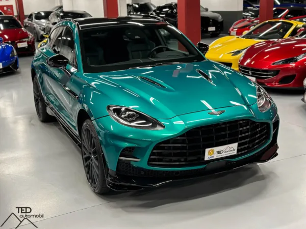 Aston Martin DBX 707 03