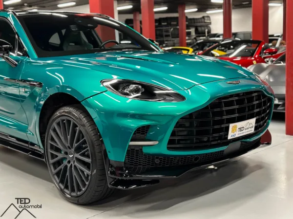 Aston Martin DBX 707 04