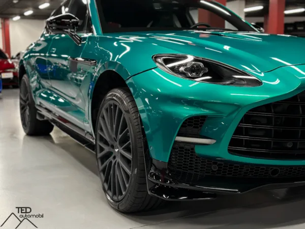 Aston Martin DBX 707 06