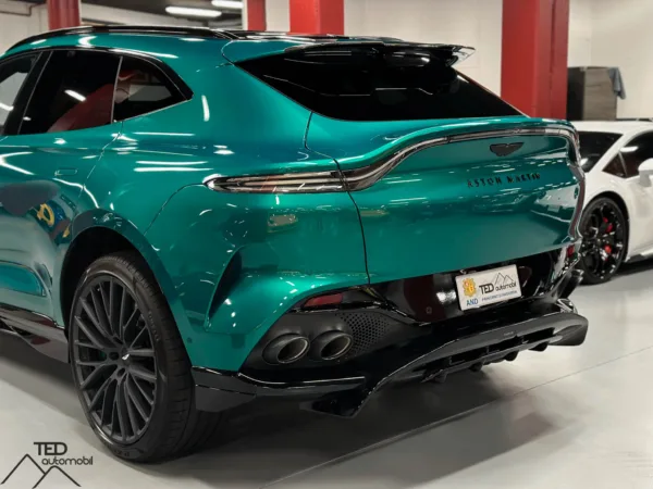 Aston Martin DBX 707 10