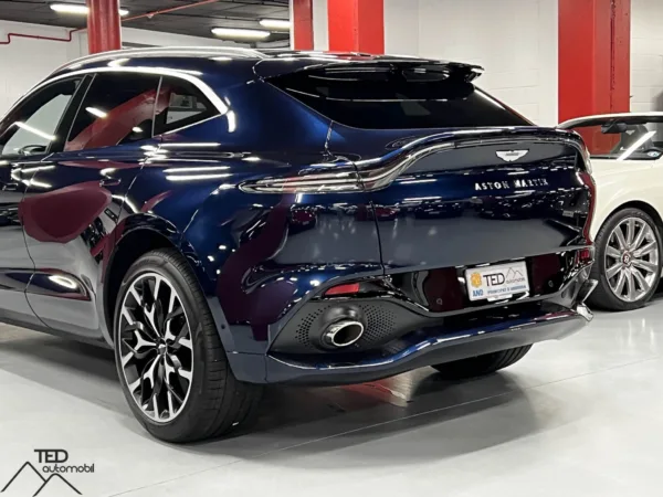 Aston Martin DBX V8 550cv 09