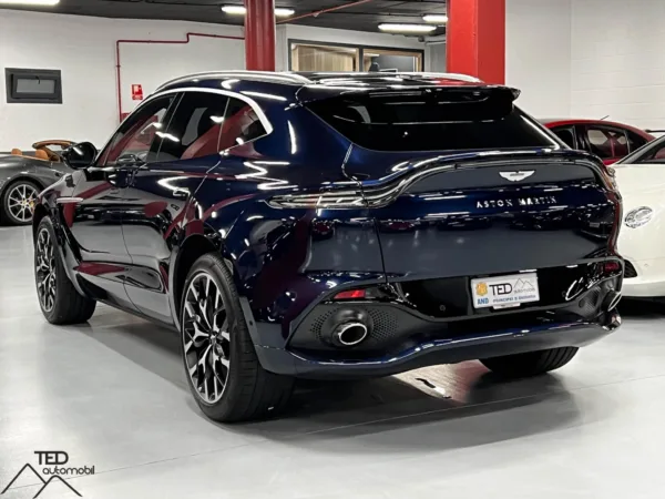 Aston Martin DBX V8 550cv 10