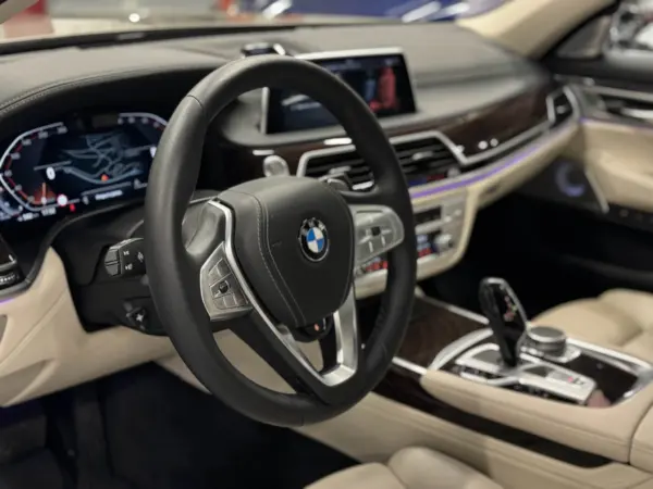 BMW 740d X Drive 10