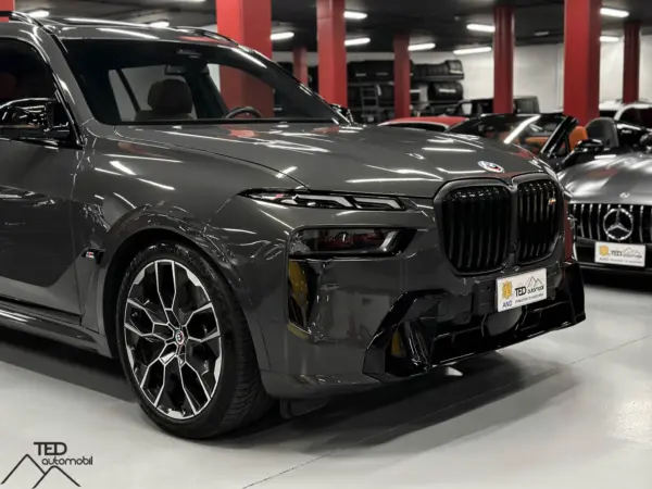 BMW X7 M60i X Drive 530cv 04