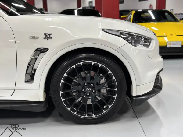 Infiniti FX50 Vettel Edition 420cv 05