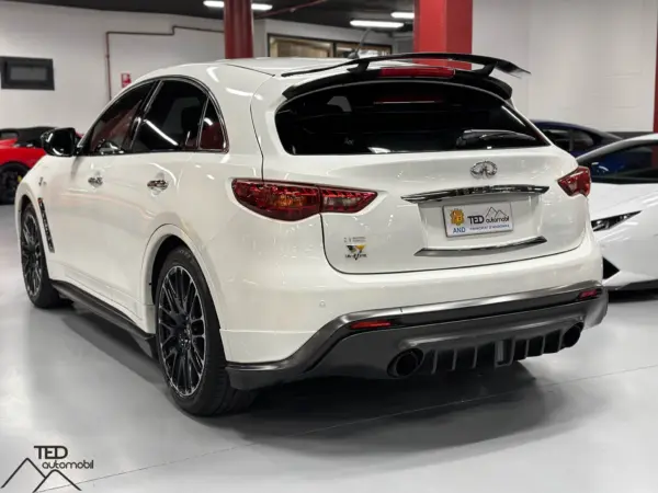 Infiniti FX50 Vettel Edition 420cv 08