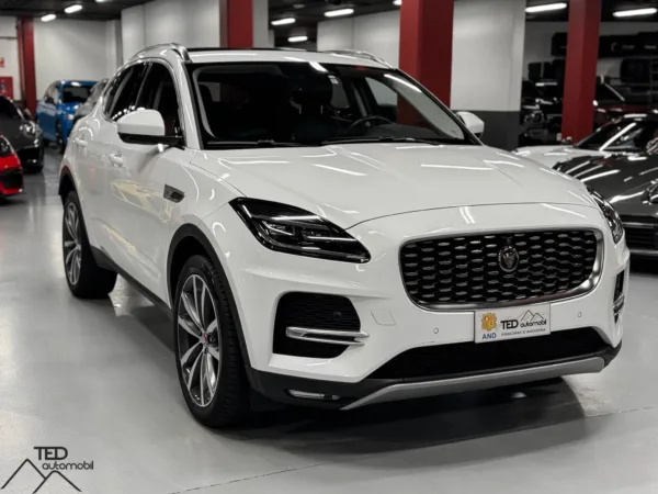 Jaguar E Pace D200cv AWD 03