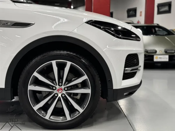 Jaguar E Pace D200cv AWD 04