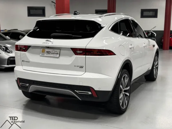 Jaguar E Pace D200cv AWD 05