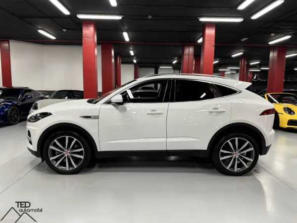 Jaguar E Pace D200cv AWD 08