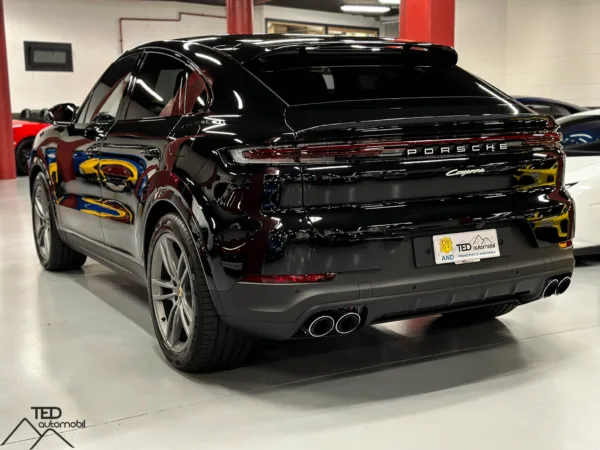 Porsche Cayenne E Hybrid 463cv 2023 08