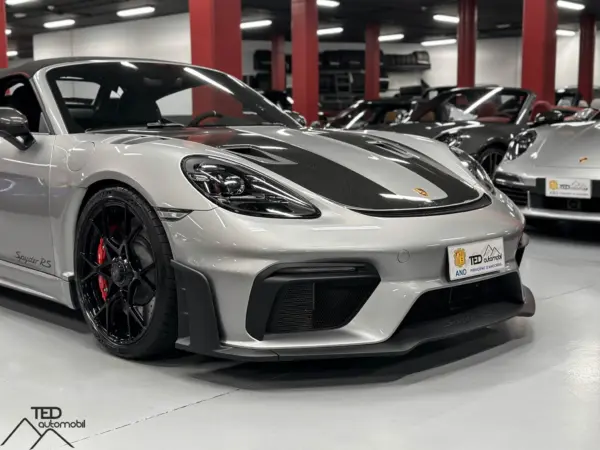 Porsche 718 Spyder RS Weissach 500cv Gris 04