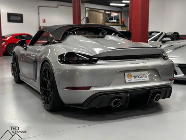 Porsche 718 Spyder RS Weissach 500cv Gris 07