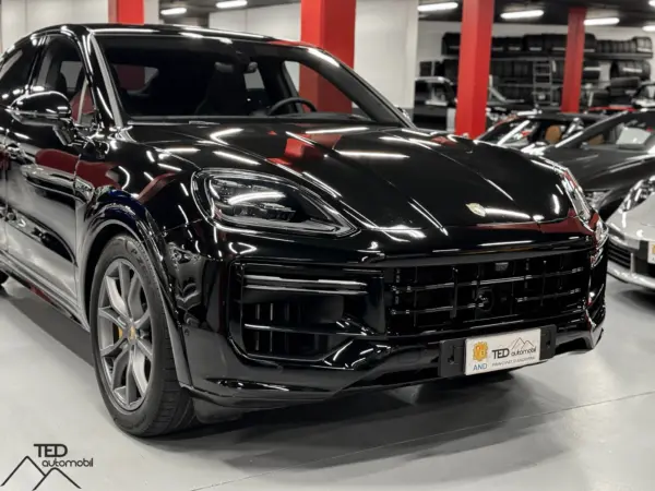 Porsche Cayenne Turbo E Hybrid 739cv Model 2024 04