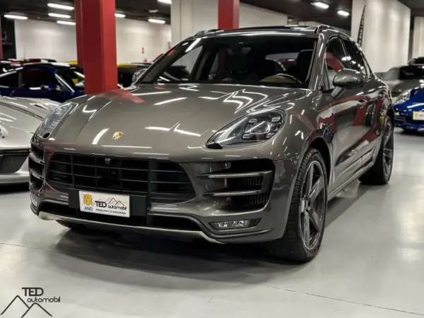 Modèle Réduit Porsche Macan Turbo - Voiture Miniature Métal 1/34 - Portes Ouvrantes, Environ 11 Cm