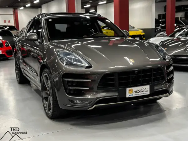 Porsche Macan Turbo 400cv Gris 03