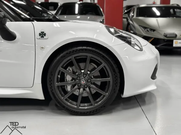 Alfa Romeo 4 C Spider 240cv 06