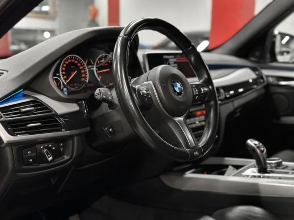 BMW X5 M50d 381cv 11