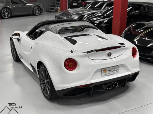 Alfa Romeo 4 C Spider 240cv 11