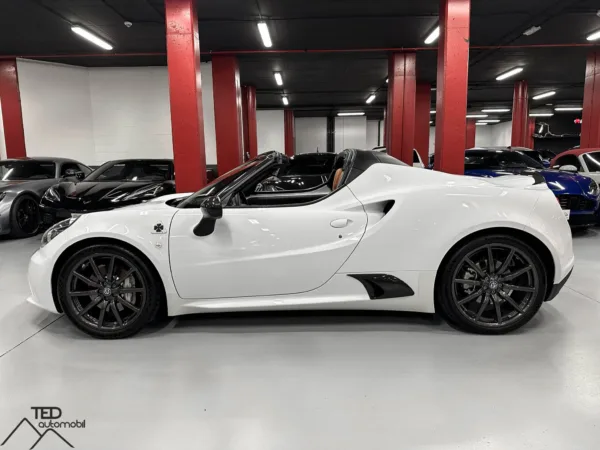 Alfa Romeo 4 C Spider 240cv 13