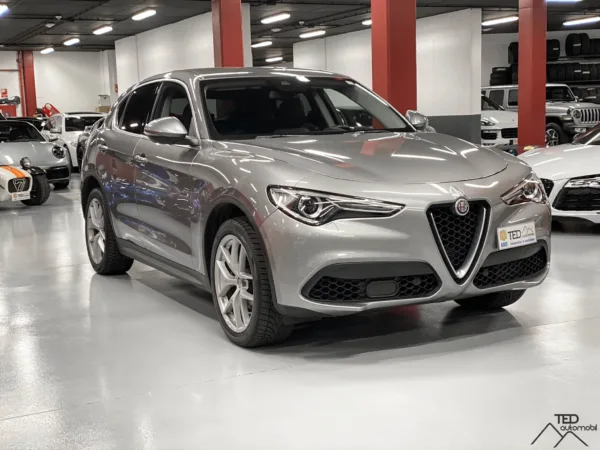 Alfa Romeo Stelvio Q4 280cv 03